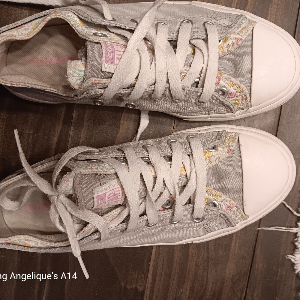 Converse size 3